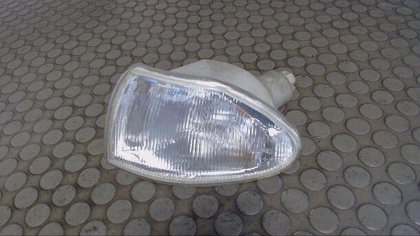 Foto: BLINKER VORN LINKS eines Opel Astra SLX