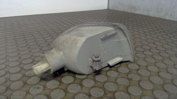 Foto: BLINKER VORN LINKS eines Opel Astra SLX