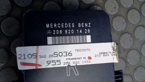 Foto: TÜRSTEUERGERÄT VORN RECHTS eines Mercedes-Benz E 320 T SLX