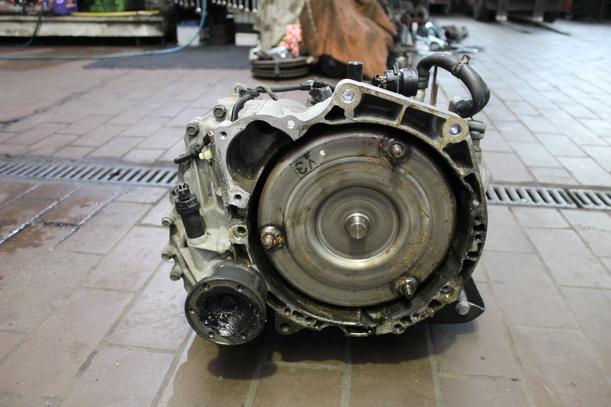 Foto: AUTOMATIK-GETRIEBE CMJ eines VW Polo 60 Servo SLX