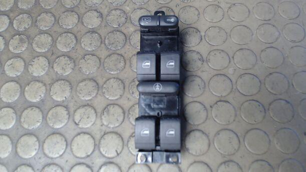 Foto: FENSTERHEBERSCHALTER eines VW Golf 1.6