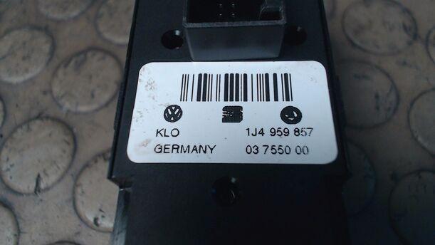 Foto: FENSTERHEBERSCHALTER eines VW Golf 1.6