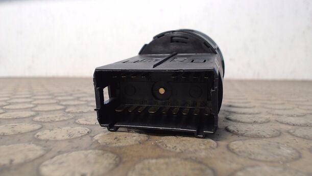Foto: LICHTSCHALTER eines VW Golf 1.6