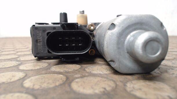 Foto: MOTOR FENSTERHEBER VORNE LINKS eines Audi A6 Avant 2.7 T quattro