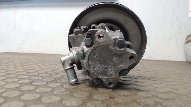 Foto: PUMPE SERVOLENKUNG eines Audi A6 Avant 2.7 T quattro CL