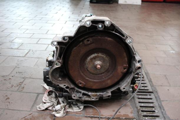 Foto: AUTOMATIK-GETRIEBE EDF (UNGEPRÜFT) eines Audi A6 Avant 2.7 T quattro