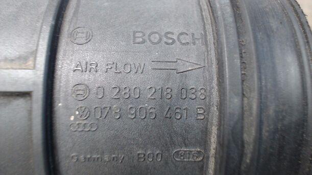 Foto: LUFTMASSENMESSER BOSCH eines Audi A6 Avant 2.7 T quattro