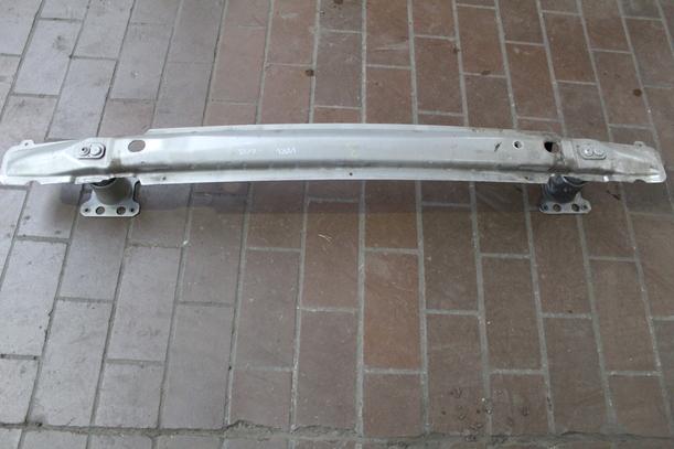 Foto: VERSTÄRKUNG VORN eines Citroen C5 2.0