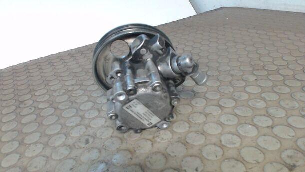 Foto: PUMPE SERVOLENKUNG / SERVOPUMPE eines Citroen C5 2.0 GLXi