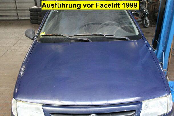 Foto: MOTORHAUBE eines Citroen Saxo 1.5 D GLXi