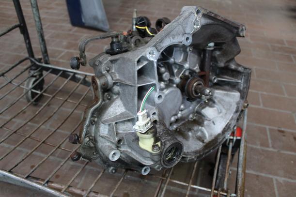 Foto: SCHALTGETRIEBE 5-GANG eines Citroen Saxo 1.5 D