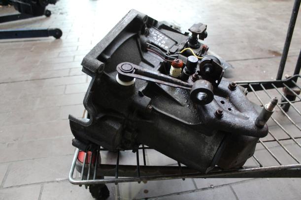 Foto: SCHALTGETRIEBE 5-GANG eines Citroen Saxo 1.5 D