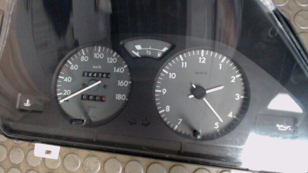 Foto: TACHOEINHEIT eines Citroen Saxo 1.5 D GLXi