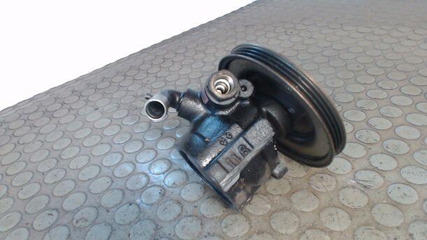 Foto: PUMPE SERVOLENKUNG / SERVOPUMPE eines Fiat Marea 1.6 16V Weekend