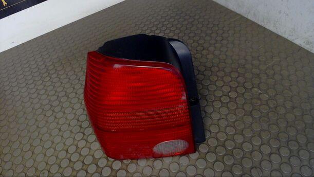 Foto: HECKLEUCHTE / RÜCKLICHT LINKS eines VW Lupo 1.0 SLX