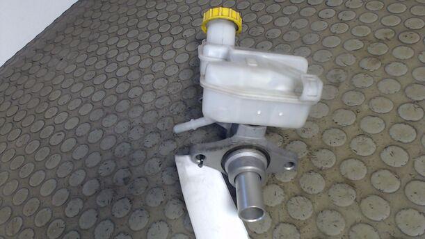 Foto: HAUPTBREMSZYLINDER eines Ford Fusion 1.4