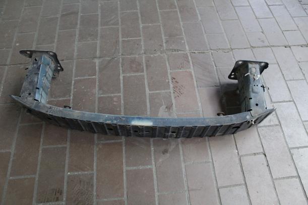 Foto: VERSTÄRKUNG VORN eines Ford Focus C-MAX 1.8