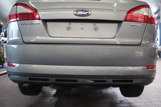 Foto: STOSSFÄNGER/ STOßSTANGE HINTEN eines FORD MONDEO 1,8 TDCI TREND SLX