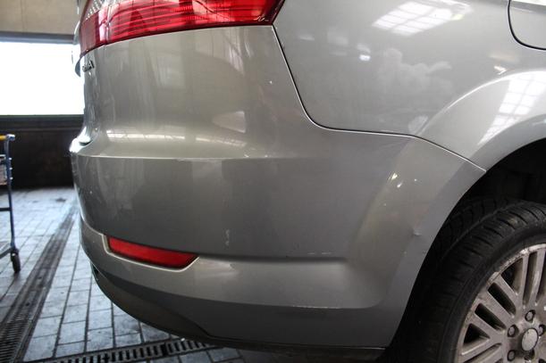 Foto: STOSSFÄNGER/ STOßSTANGE HINTEN eines FORD MONDEO 1,8 TDCI TREND SLX