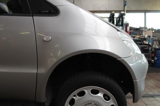 Foto: KOTFLÜGEL RECHTS eines Mercedes-Benz A 160 SLX