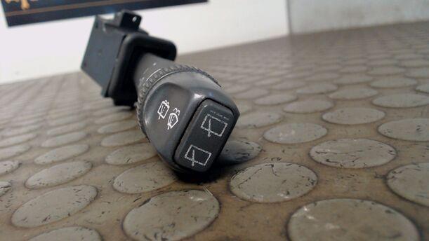 Foto: SCHEIBENWISCHERSCHALTER eines Volvo V70 D5 GLXi