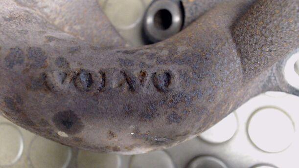 Foto: AUSPUFFKRÜMMER eines Volvo V70 D5