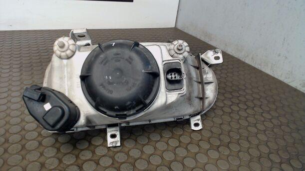 Foto: SCHEINWERFER LINKS eines VW Golf 1.9 TD SLX