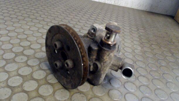 Foto: PUMPE SERVOLENKUNG eines VW Golf 1.9 TD SLX