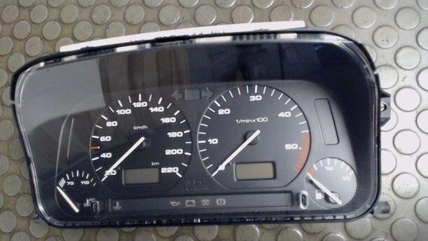 Foto: TACHOEINHEIT eines VW Golf 1.9 TD SLX