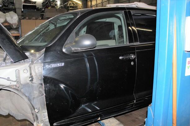 Foto: TÜR VORN LINKS eines Chrysler PT Cruiser 2.0 SLX