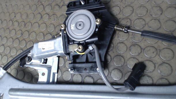 Foto: FENSTERHEBER ELEKTRISCH HINTEN LINKS eines Chrysler PT Cruiser 2.0 SLX