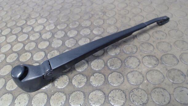 Foto: SCHEIBENWISCHERARM HINTEN eines VW Golf 2.0 SLX