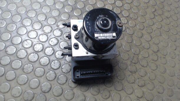 Foto: HAUPTBREMSAGGREGAT ABS eines VW Golf 2.0 SLX