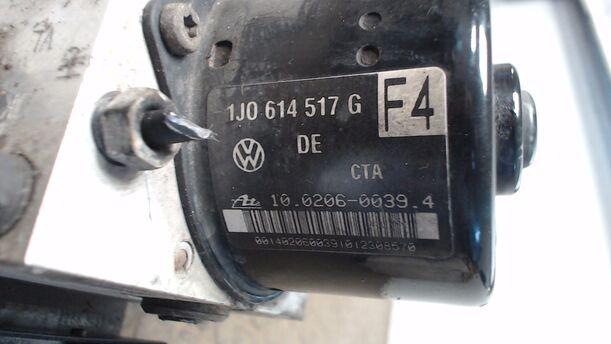 Foto: HAUPTBREMSAGGREGAT ABS eines VW Golf 2.0 SLX
