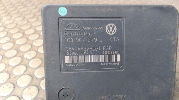 Foto: HAUPTBREMSAGGREGAT ABS eines VW Golf 2.0 SLX