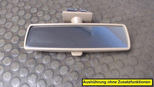 Foto: INNENSPIEGEL eines VW Touran 1.9 TDI