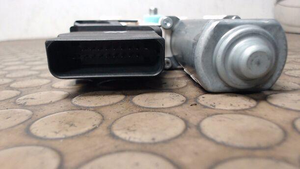 Foto: FENSTERHEBERMOTOR HINTEN LINKS eines VW Touran 1.9 TDI