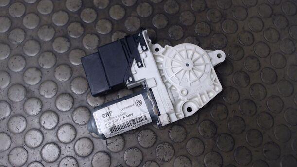 Foto: FENSTERHEBERMOTOR HINTEN RECHTS eines VW Touran 1.9 TDI