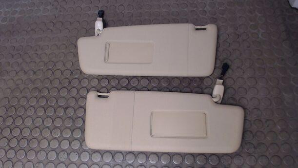 Foto: SONNENBLENDENSET PUREBEIGE eines VW Touran 1.9 TDI