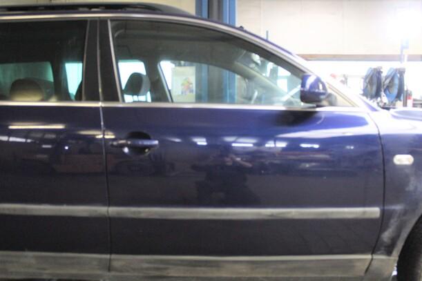 Foto: TÜR VORN RECHTS eines VW Passat Variant 1.9 TDI SLX