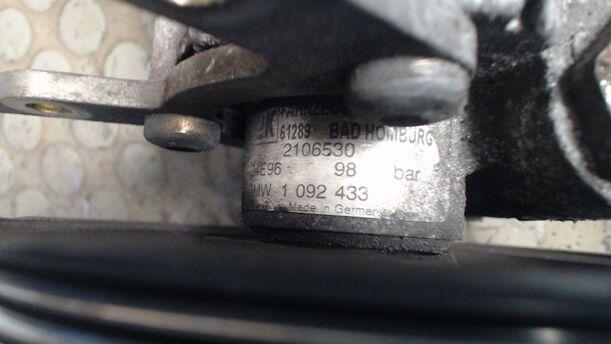 Foto: PUMPE SERVOLENKUNG / SERVOPUMPE eines BMW 316i compact SLX