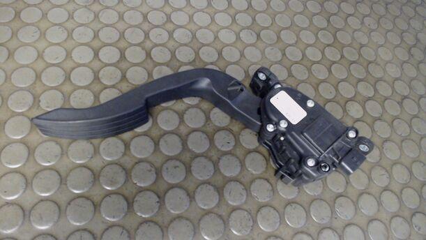 Foto: GASPEDAL eines Renault Twingo 1.2 SLX