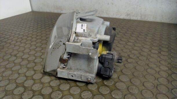 Foto: SCHEINWERFER LINKS eines Fiat Punto 60