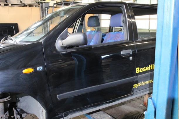 Foto: TÜR VORN LINKS (4/5-Türer) eines Fiat Punto 60