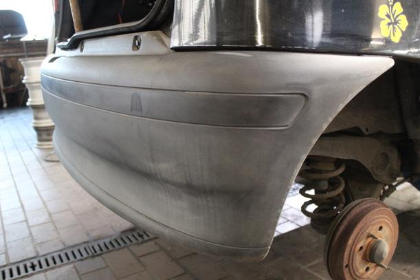Foto: STOßSTANGE HINTEN eines Fiat Punto 60