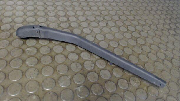 Foto: SCHEIBENWISCHERARM HINTEN eines Fiat Punto 60