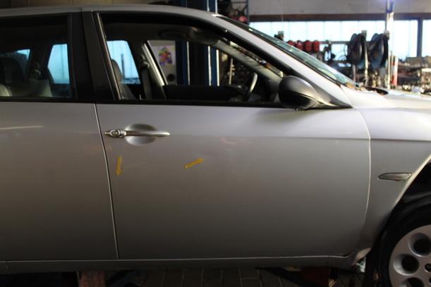 Foto: TÜR VORN RECHTS eines Alfa Romeo 156 Sportwagon 2.0 Twin Spark