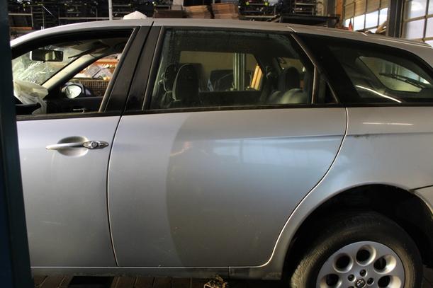 Foto: TÜR HINTEN LINKS eines Alfa Romeo 156 Sportwagon 2.0 Twin Spark