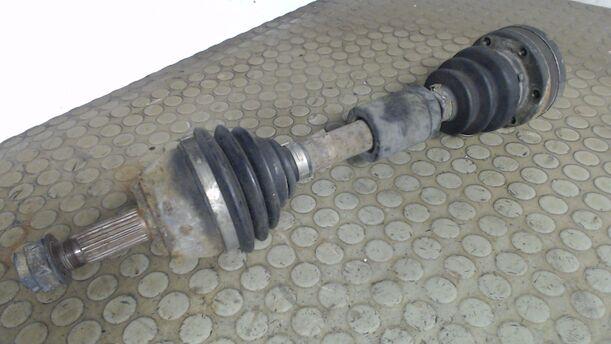 Foto: ANTRIEBSWELLE LINKS eines Alfa Romeo 156 Sportwagon 2.0 Twin Spark