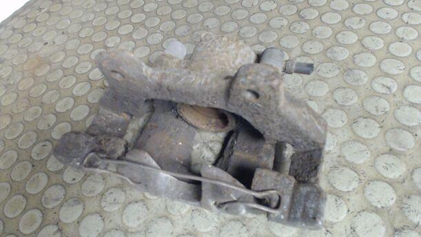 Foto: BREMSSATTEL VORN RECHTS eines Alfa Romeo 156 Sportwagon 2.0 Twin Spark